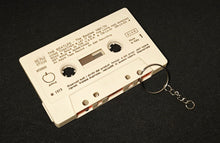 Carica l'immagine nel visualizzatore di Gallery, Cassetta portachiavi (Talking Heads, The Cure, Sigue Sigue Sputnik, Battiato, Battisti, De Andrè, R.E.M., Europe & blank tapes). Serie limitata