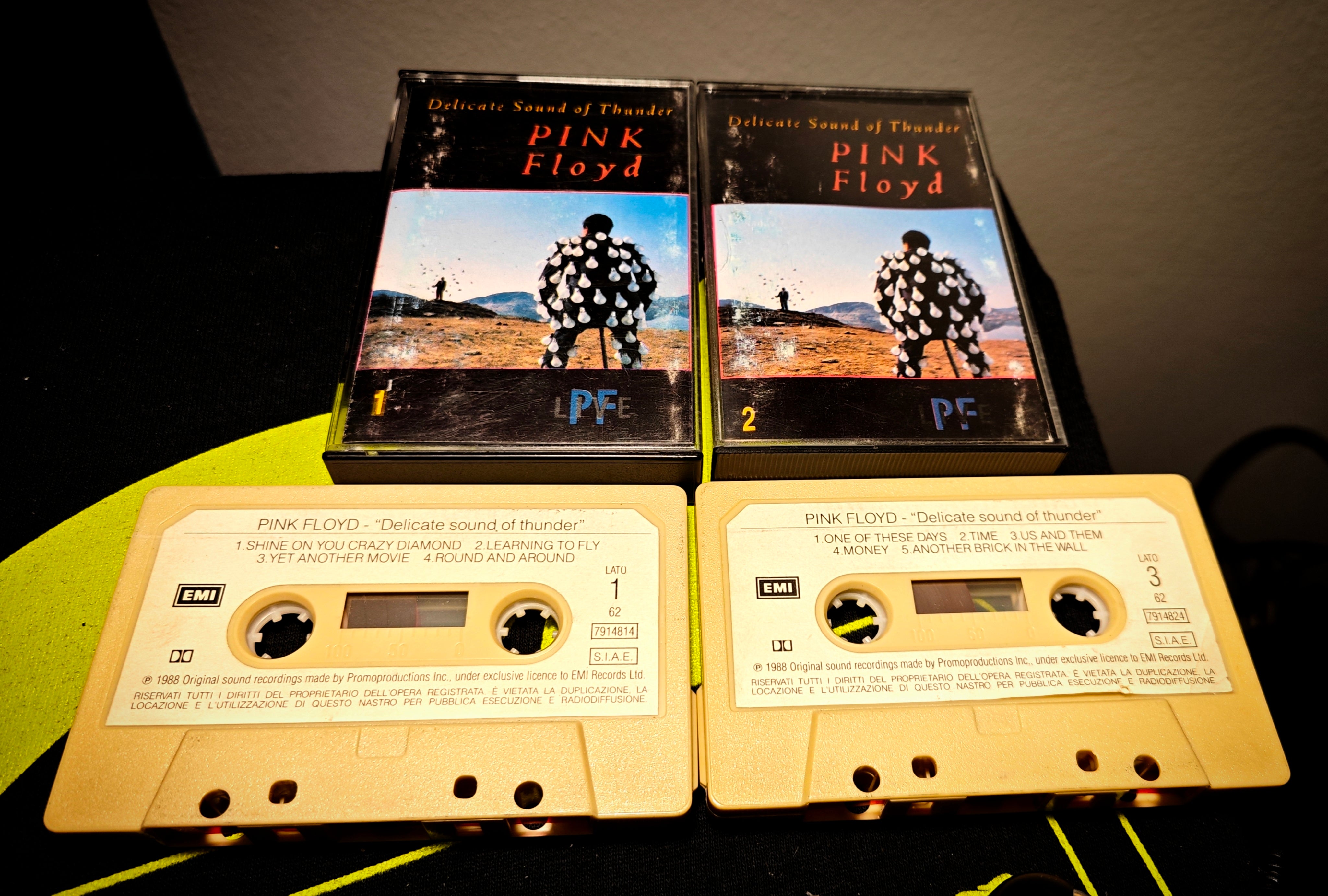 Pink Floyd - Delicate sound of thunder (live/double cassette)