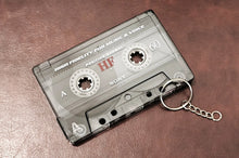 Carica l'immagine nel visualizzatore di Gallery, Cassetta portachiavi (Talking Heads, The Cure, Sigue Sigue Sputnik, Battiato, Battisti, De Andrè, R.E.M., Europe & blank tapes). Serie limitata