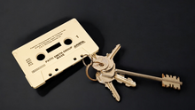 Carica l'immagine nel visualizzatore di Gallery, Cassetta portachiavi (Talking Heads, The Cure, Sigue Sigue Sputnik, Battiato, Battisti, De Andrè, R.E.M., Europe & blank tapes). Serie limitata
