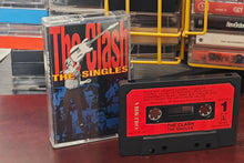 Charger l'image dans la galerie, The Clash - "The Singles" (pressage original 1991, RARE)
