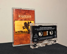 Carica l&#39;immagine nel visualizzatore di Gallery, Eagles - &quot;The very best of the Eagles&quot; (original 1994 press)
