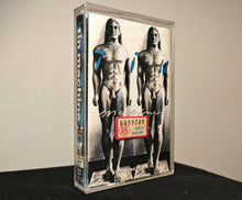 Carica l&#39;immagine nel visualizzatore di Gallery, Tin Machine (David Bowie) - &quot;Tin Machine II&quot; (original 1991 press)
