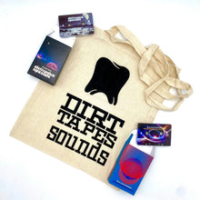 Carica l&#39;immagine nel visualizzatore di Gallery, Giuliano Sorgini: &quot;Elettronica Spaziale&quot; &amp; &quot;Suspense spaziale&quot; (uscita fisica esclusivamente in musicassetta) Box set con musicassetta, poster e bundle con shopper
