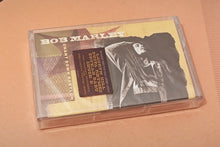 Carica l'immagine nel visualizzatore di Gallery, Bob Marley - "Chant down Babylon" (Feat. Lauryn Hill, Aerosmith, Erykah Badu, Busta Rhymes...) Original 1999 pressing, SEALED
