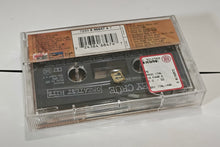 Carica l'immagine nel visualizzatore di Gallery, Mötley Crüe – "Greatest Hits" (Original 1998 pressing, SEALED, RARE)
