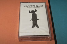 Carica l'immagine nel visualizzatore di Gallery, Jamiroquai - "Emergency on planet earth" (Original 1993 pressing, SEALED)
