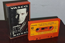 Carica l&#39;immagine nel visualizzatore di Gallery, Vasco Rossi - &quot;C&#39;è chi dice no&quot; (original 1987 press)
