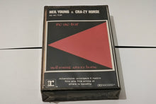 Charger l'image dans la galerie, Neil Young &amp; Crazy Horse - Re-ac-tor (pressage original de 1981)

