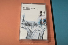Carica l'immagine nel visualizzatore di Gallery, Radiohead - "Ok Computer" (original 1997 pressing, SEALED, RARE)
