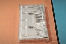 Carica l'immagine nel visualizzatore di Gallery, Trainspotting (Music from the Motion Picture) Original 1996 pressing, SEALED, RARE
