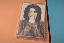 Carica l'immagine nel visualizzatore di Gallery, Björk - "Debut" (original 1993 pressing, SEALED)
