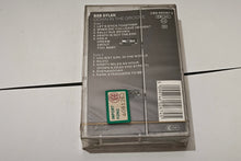Carica l'immagine nel visualizzatore di Gallery, Bob Dylan - "Down in the groove" (Original 1988 pressing, SEALED)
