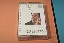 Carica l'immagine nel visualizzatore di Gallery, Nino Rota - Riccardo Muti &amp; Filarmonica della Scala - "Music for Film" (Original 1997 pressing, SEALED)
