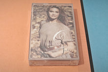 Carica l'immagine nel visualizzatore di Gallery, Olivia Newton-John - "Back to basica/The essential collection 1971-1992" (Original 1992 pressing, SEALED)
