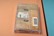 Carica l'immagine nel visualizzatore di Gallery, Ricky Martin - "The Best of Ricky Martin" (Original 2001 pressing, SEALED)
