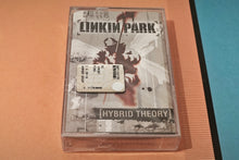 Carica l'immagine nel visualizzatore di Gallery, Linkin Park - "Hybrid Theory" (Original 2000 pressing, SEALED, VERY RARE)
