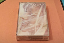 Charger l'image dans la galerie, Olivia Newton-John - "The rumour" (Original 1988 pressing)
