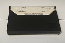 Charger l'image dans la galerie, Neil Young - "Landing on water" (Original 1986 pressing)
