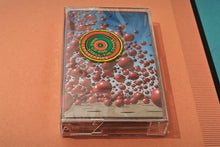 Carica l'immagine nel visualizzatore di Gallery, The Cranberries - " Wake up and smell the coffee" (Original 2001 pressing, SEALED)
